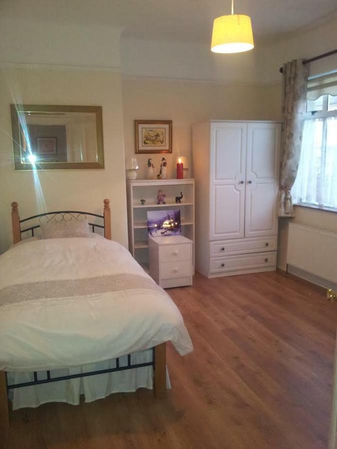 Town House Villa เอนนิส ภายนอก รูปภาพ
