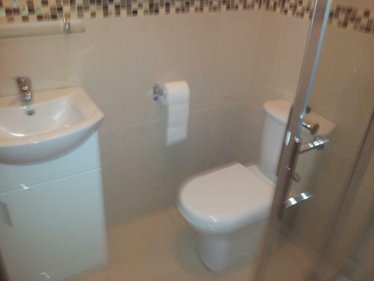 Town House Villa เอนนิส ภายนอก รูปภาพ